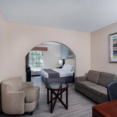 Baymont By Wyndham Hinesville Fort Stewart Area Esterno foto