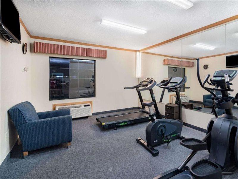 Baymont By Wyndham Hinesville Fort Stewart Area Esterno foto