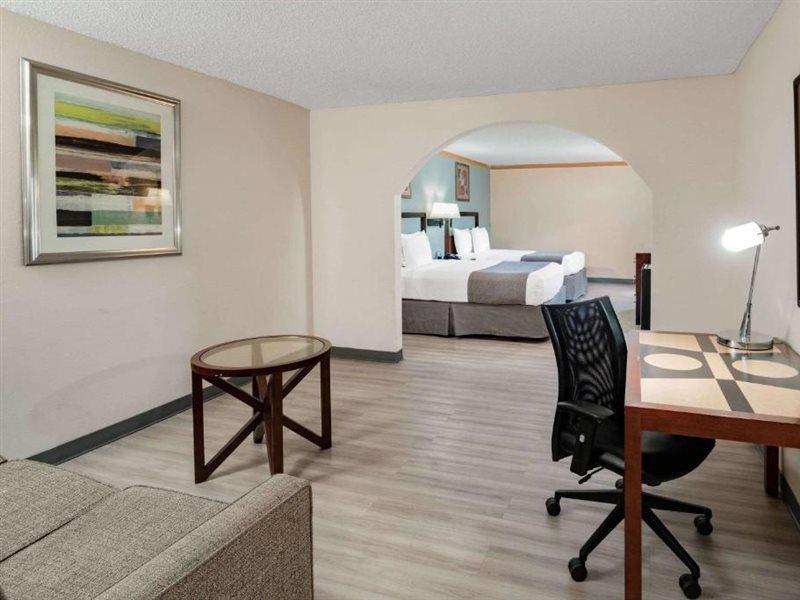 Baymont By Wyndham Hinesville Fort Stewart Area Esterno foto