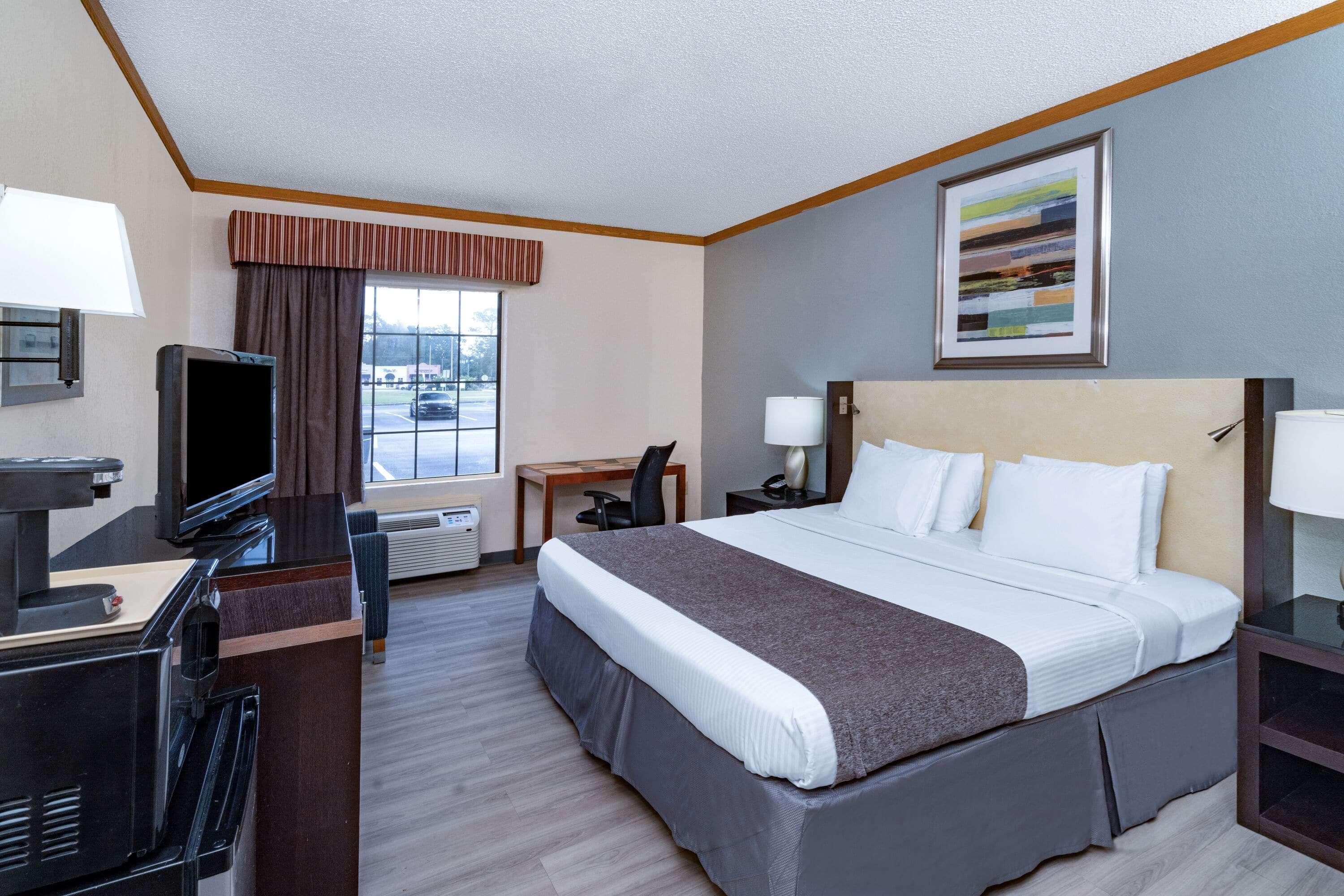 Baymont By Wyndham Hinesville Fort Stewart Area Esterno foto