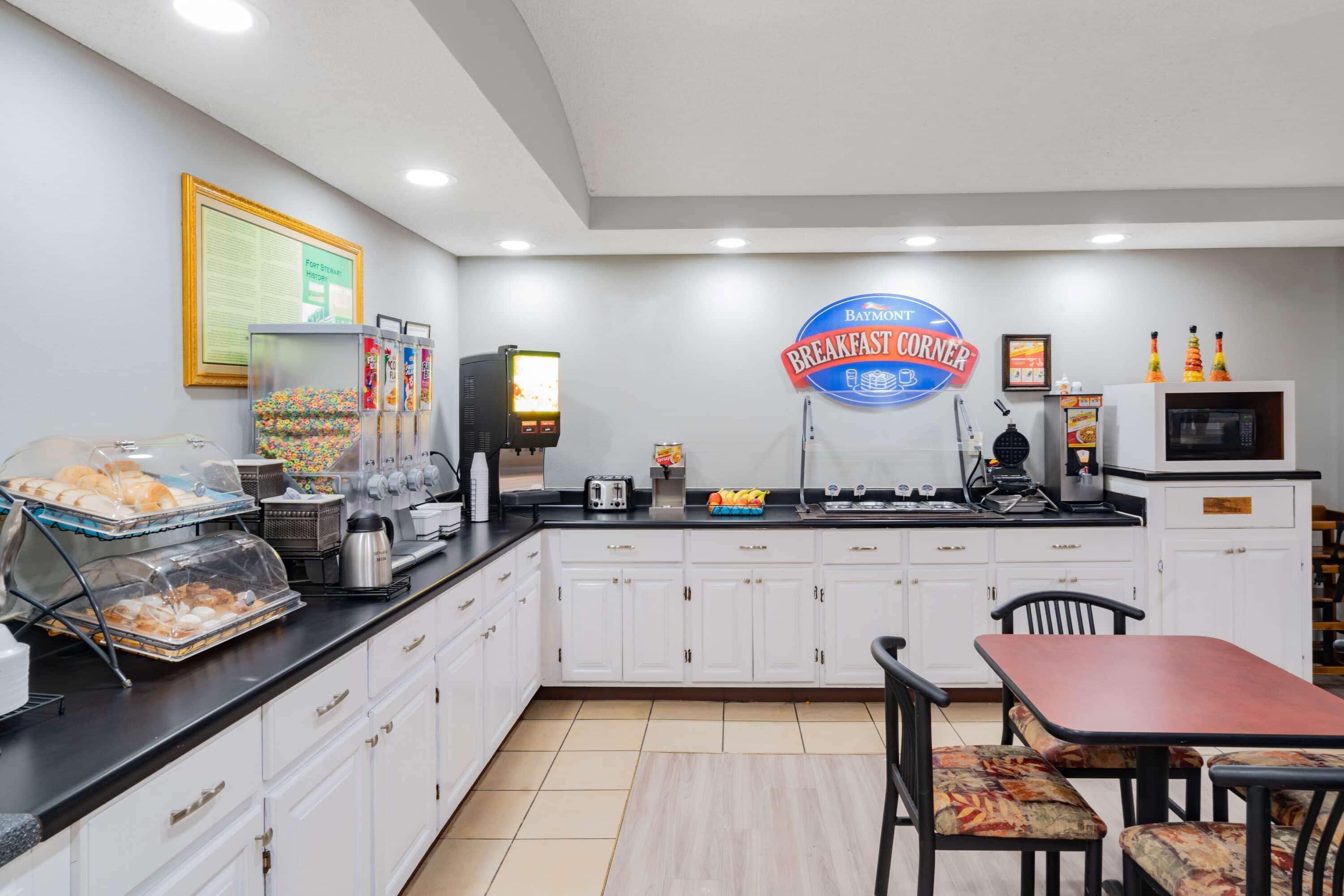 Baymont By Wyndham Hinesville Fort Stewart Area Esterno foto