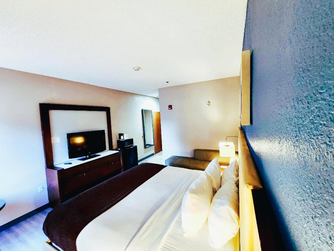 Baymont By Wyndham Hinesville Fort Stewart Area Esterno foto