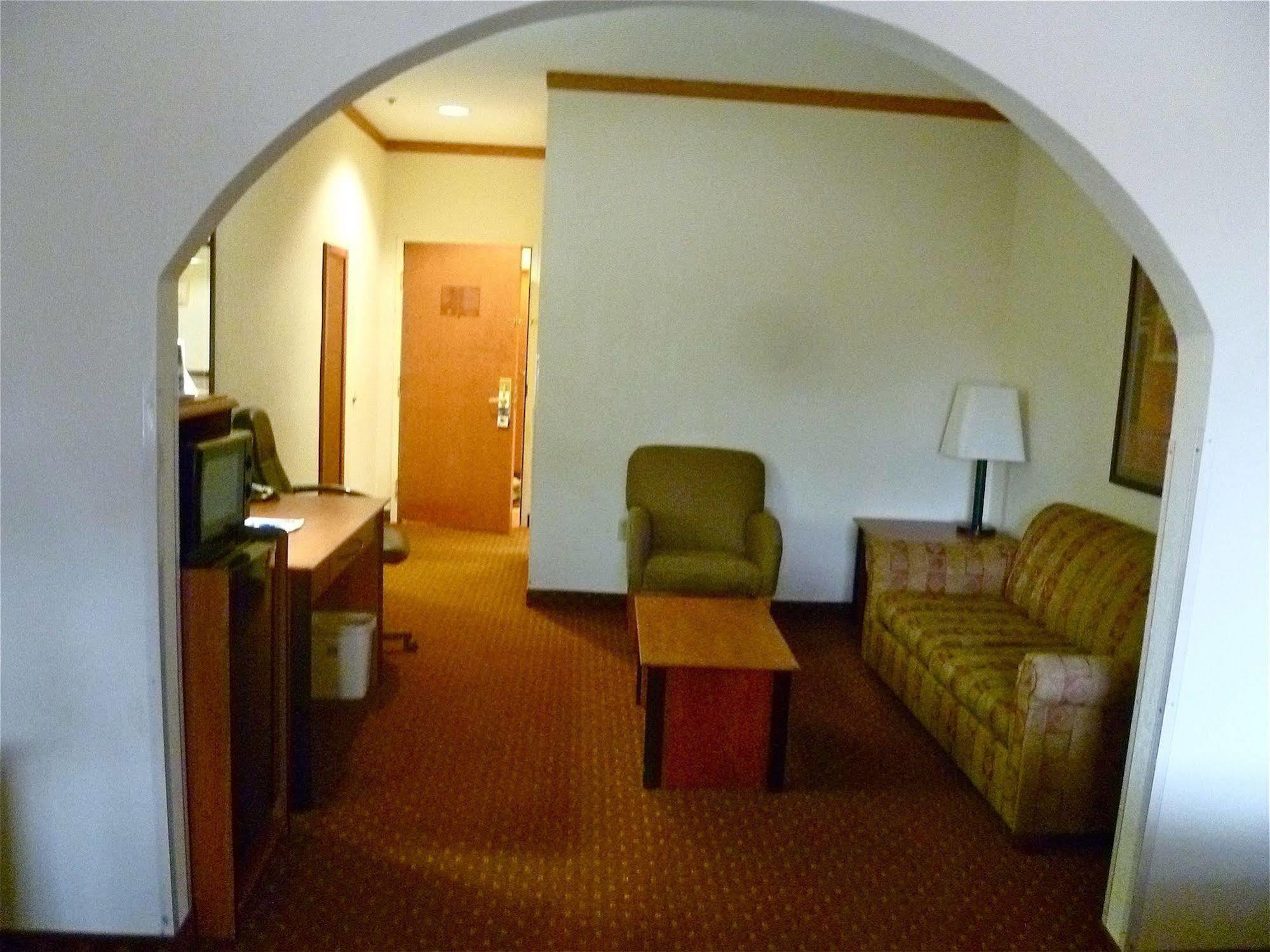 Baymont By Wyndham Hinesville Fort Stewart Area Esterno foto