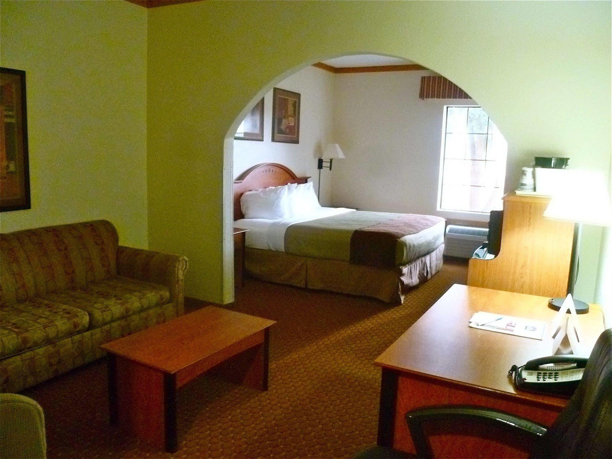 Baymont By Wyndham Hinesville Fort Stewart Area Esterno foto