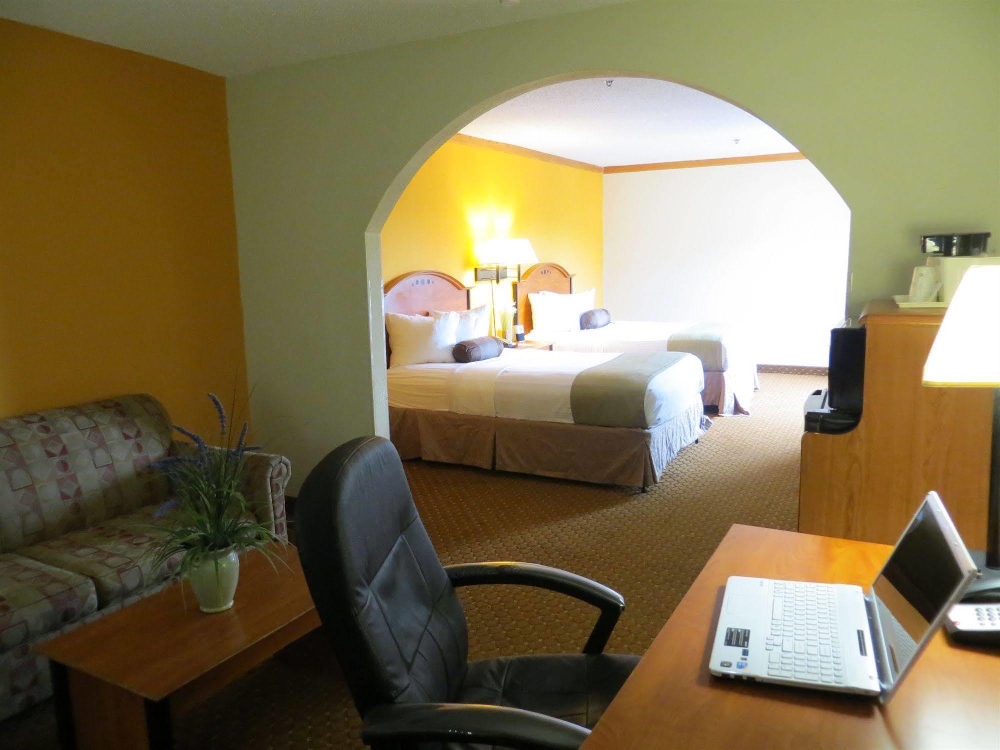 Baymont By Wyndham Hinesville Fort Stewart Area Esterno foto