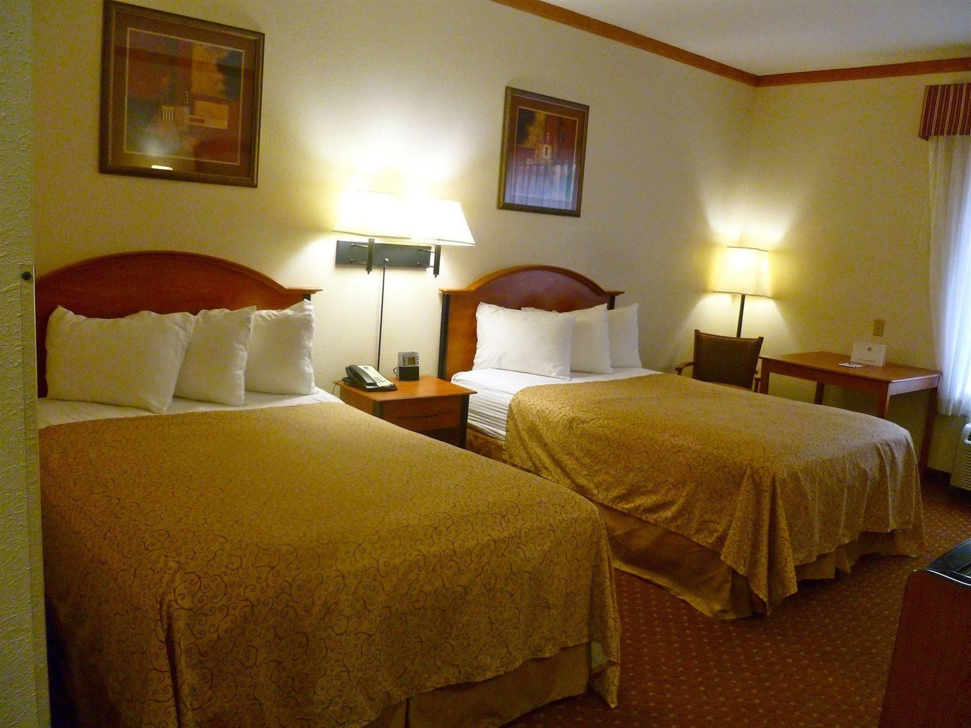 Baymont By Wyndham Hinesville Fort Stewart Area Esterno foto