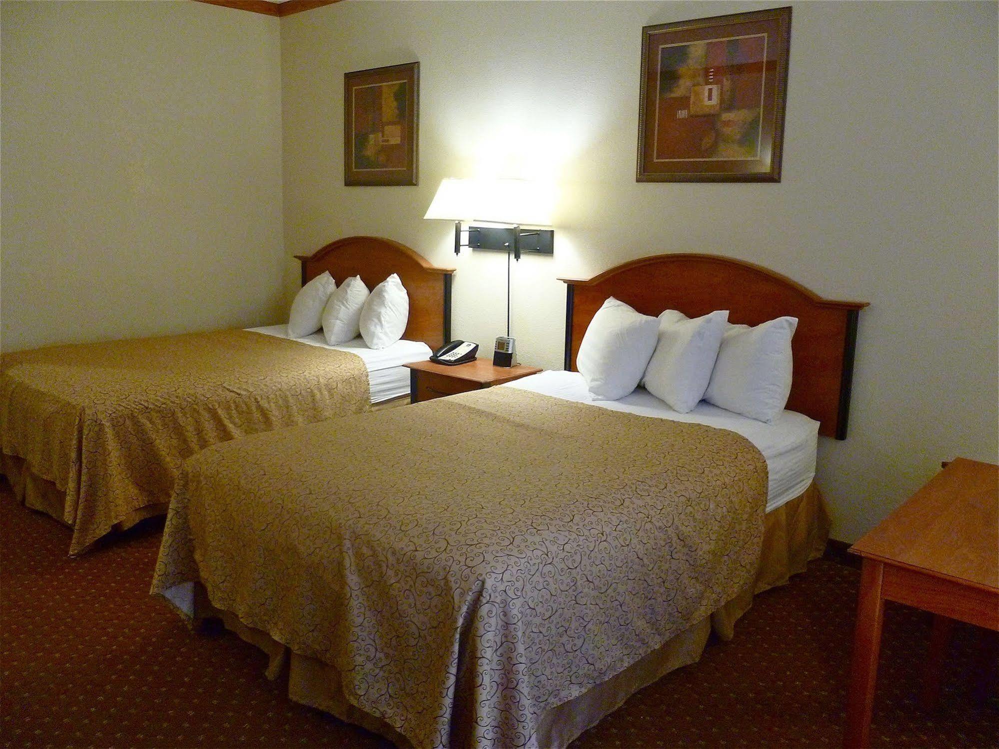 Baymont By Wyndham Hinesville Fort Stewart Area Esterno foto
