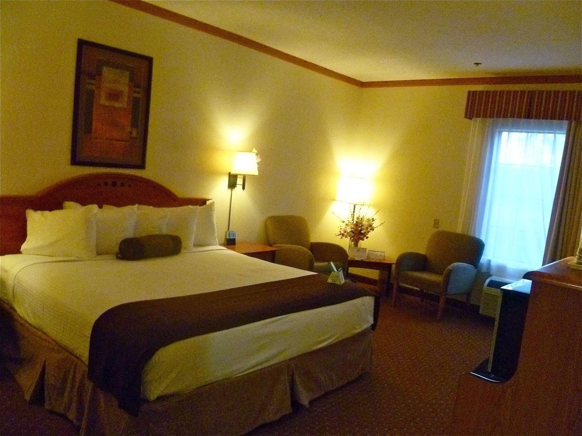 Baymont By Wyndham Hinesville Fort Stewart Area Esterno foto