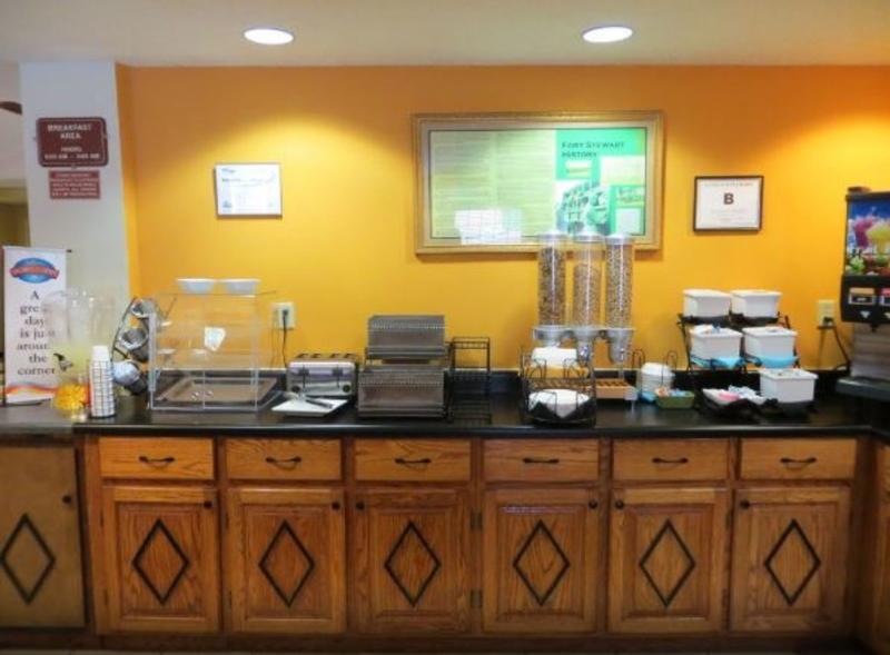 Baymont By Wyndham Hinesville Fort Stewart Area Esterno foto