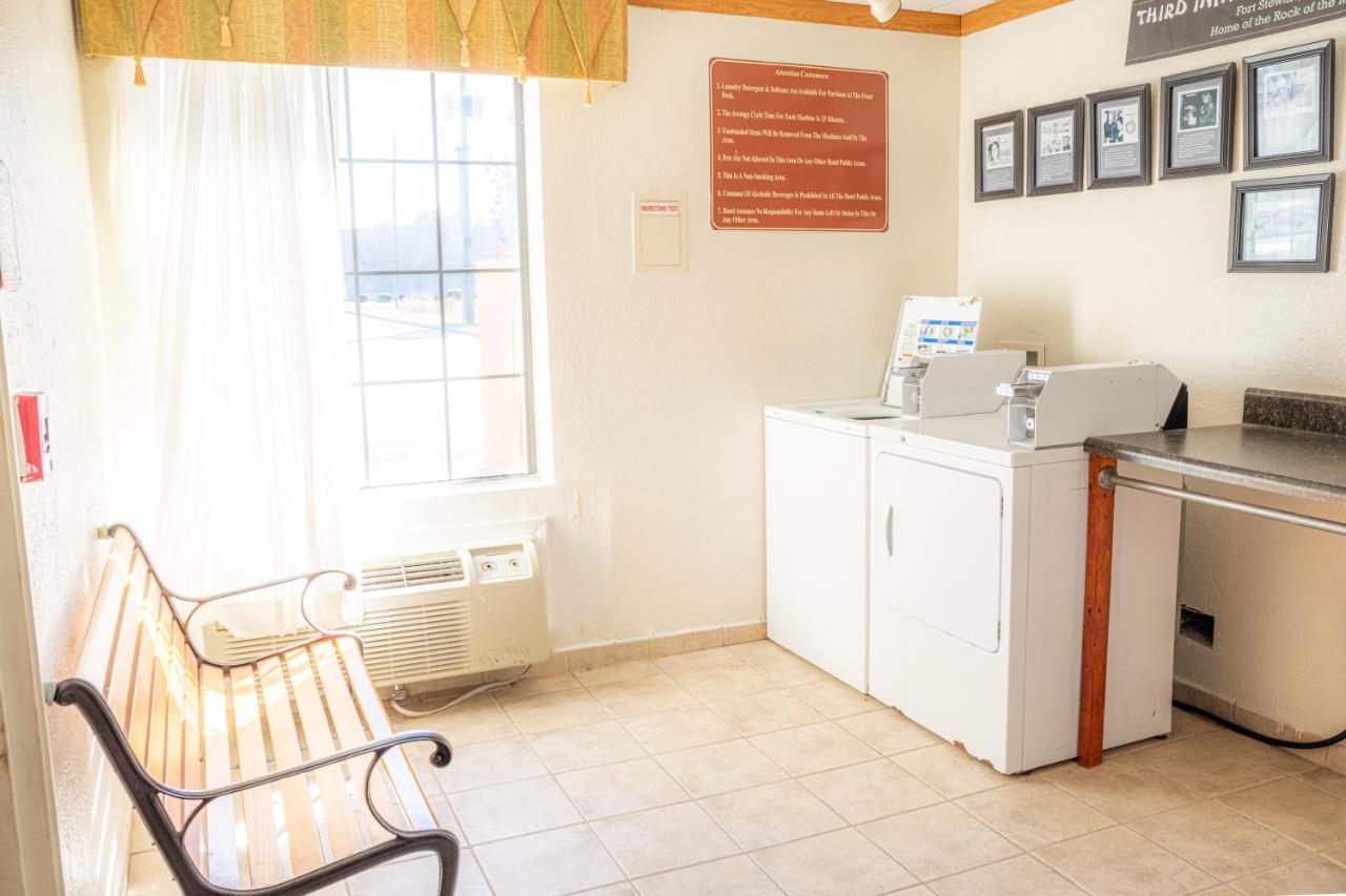 Baymont By Wyndham Hinesville Fort Stewart Area Esterno foto