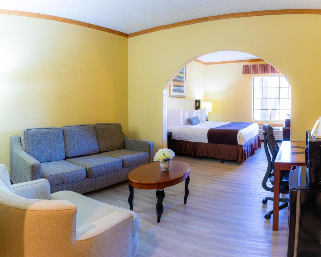 Baymont By Wyndham Hinesville Fort Stewart Area Esterno foto