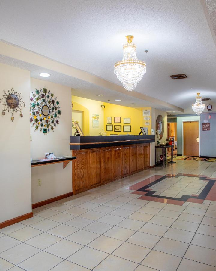 Baymont By Wyndham Hinesville Fort Stewart Area Esterno foto