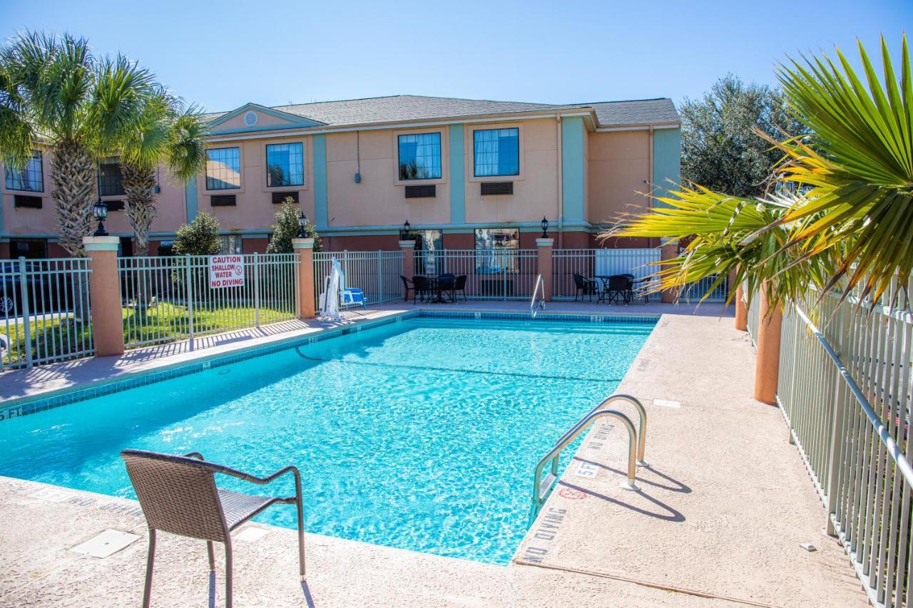 Baymont By Wyndham Hinesville Fort Stewart Area Esterno foto
